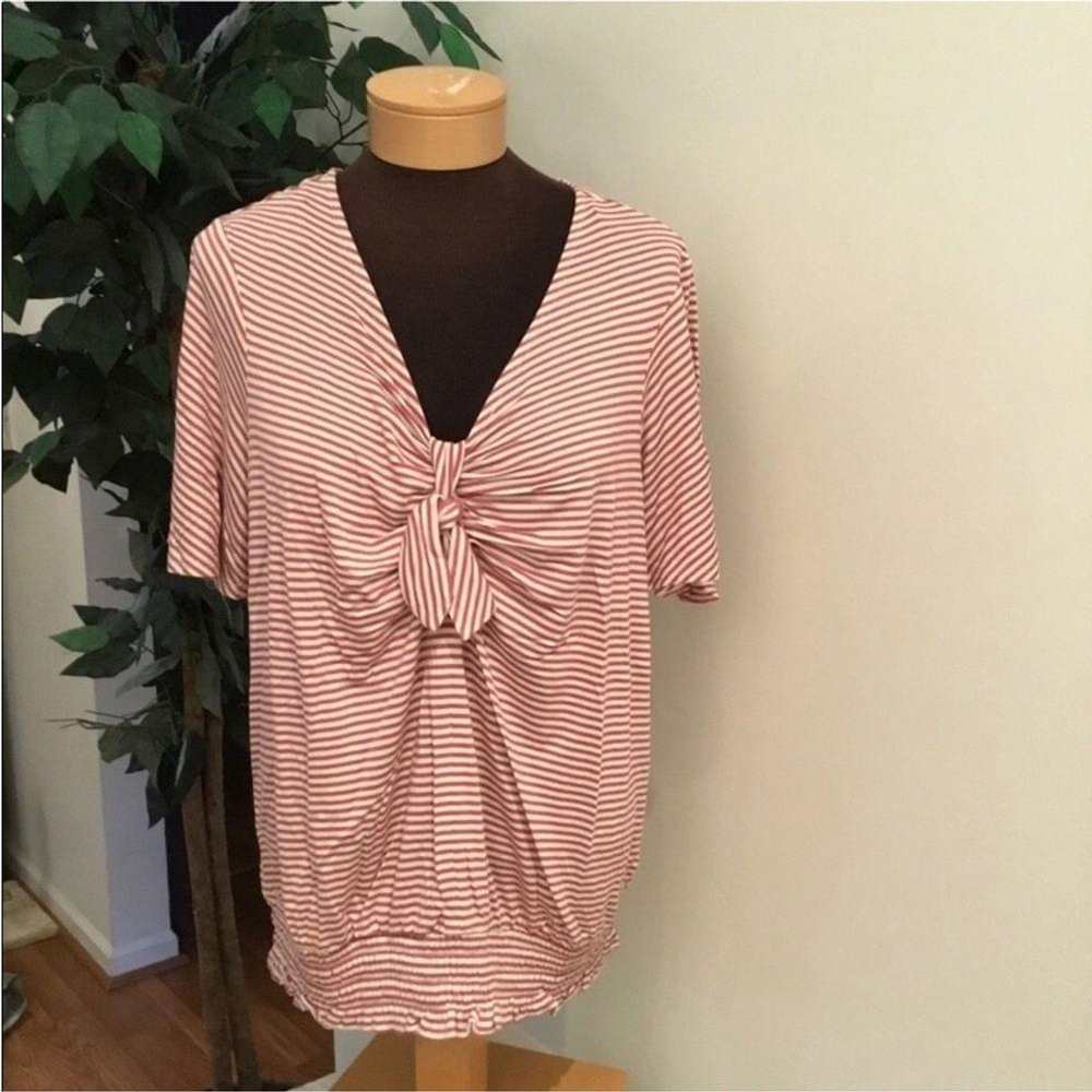 American Rag short sleeve top Woman's 2X v neck with tie front at v